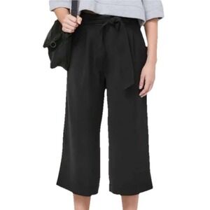 Lululemon Wide Leg Tie Waist Cropped Pants Women's Size 2 EUC